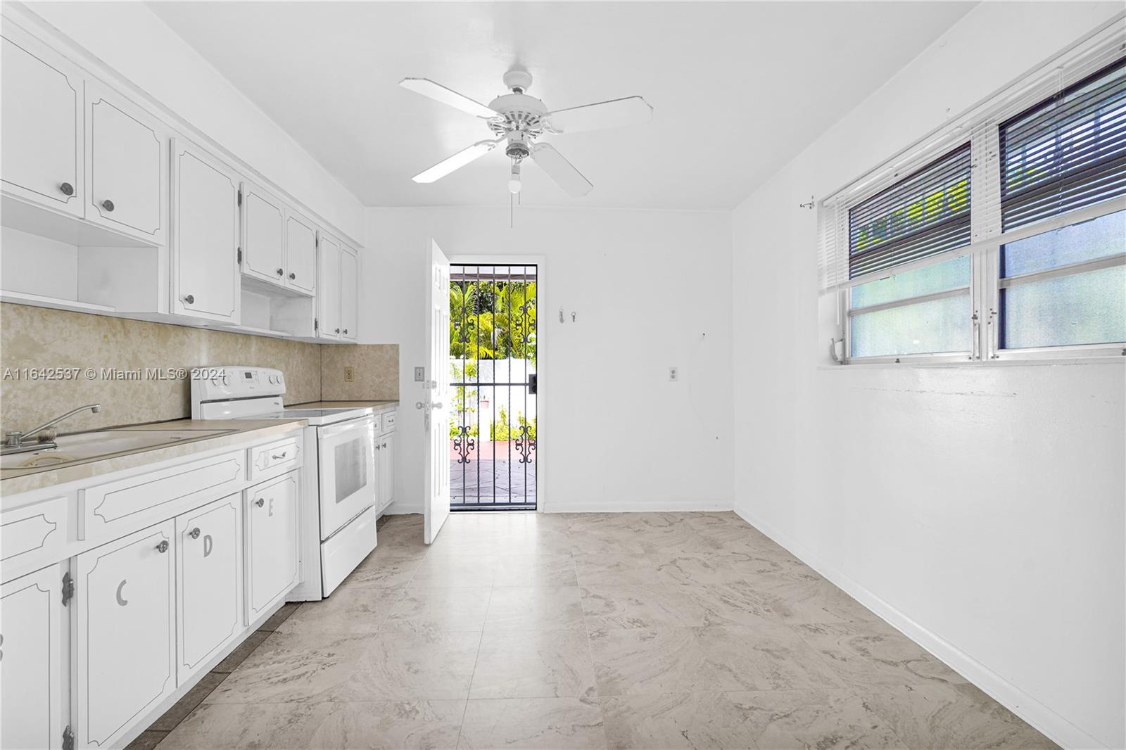 400 NW 25th Ct