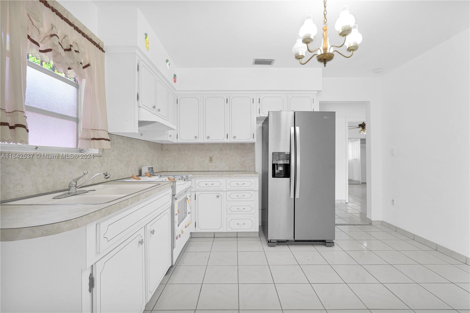 400 NW 25th Ct