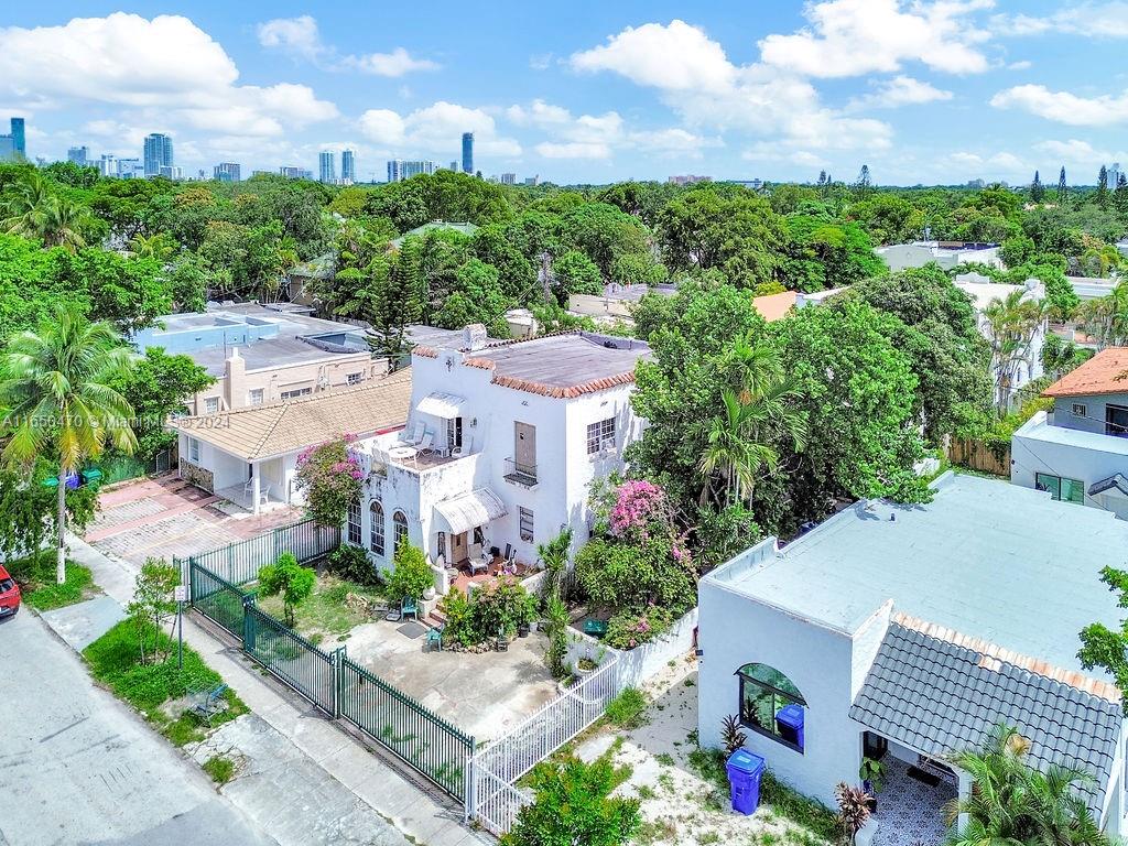 1636 SW 9th St