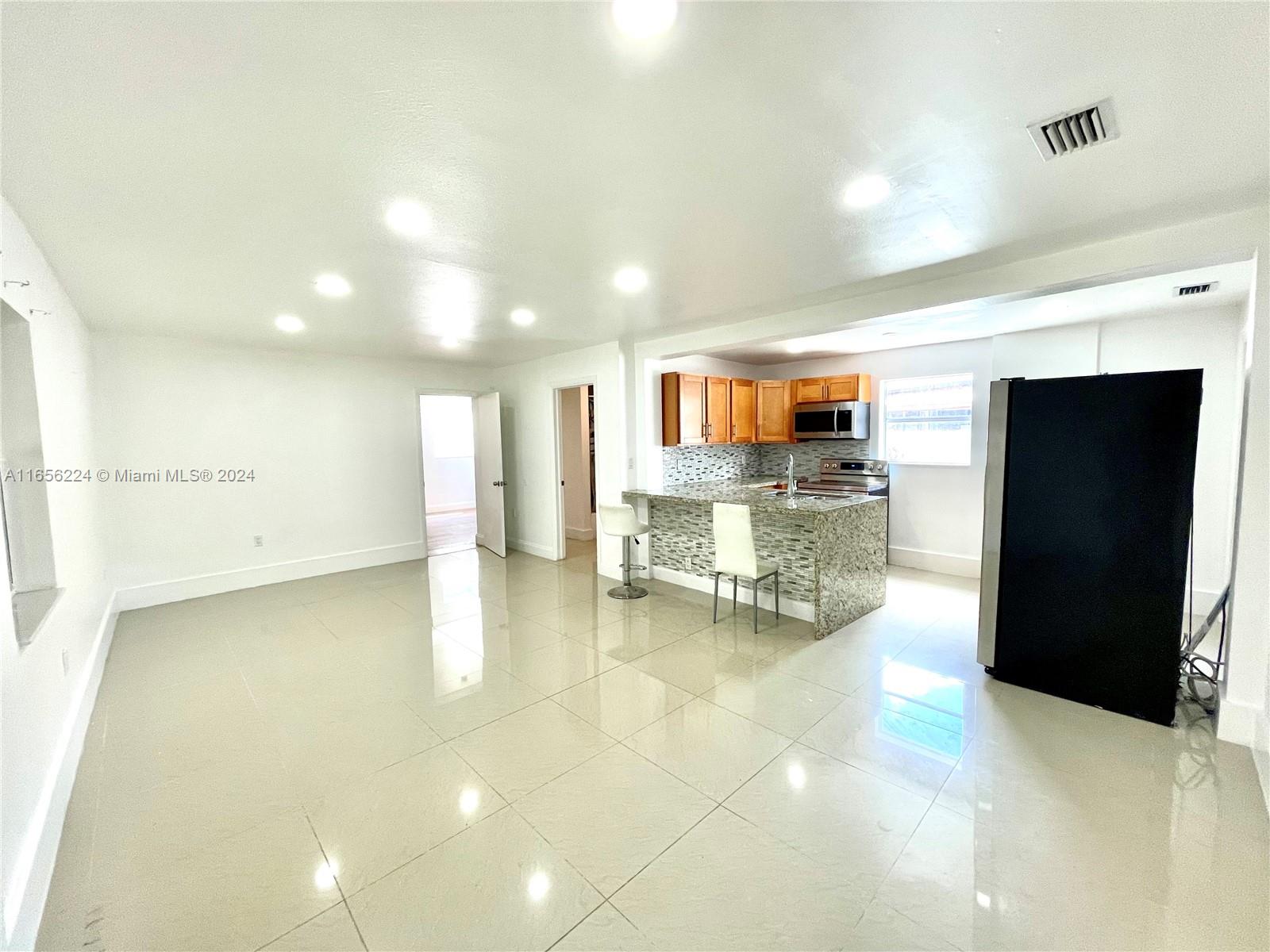 2900 NW 166th St # A