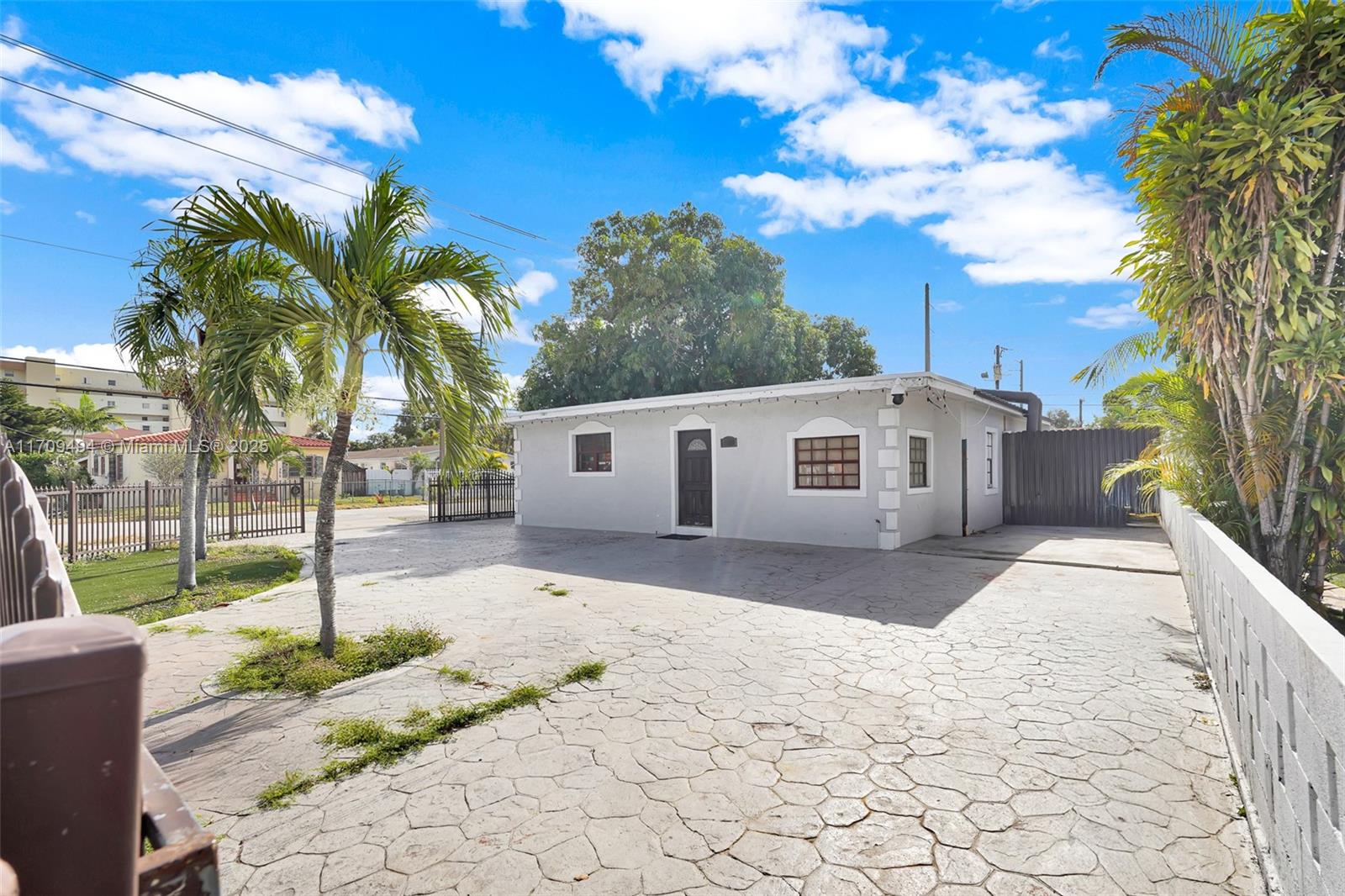 4300 NW 4th St
