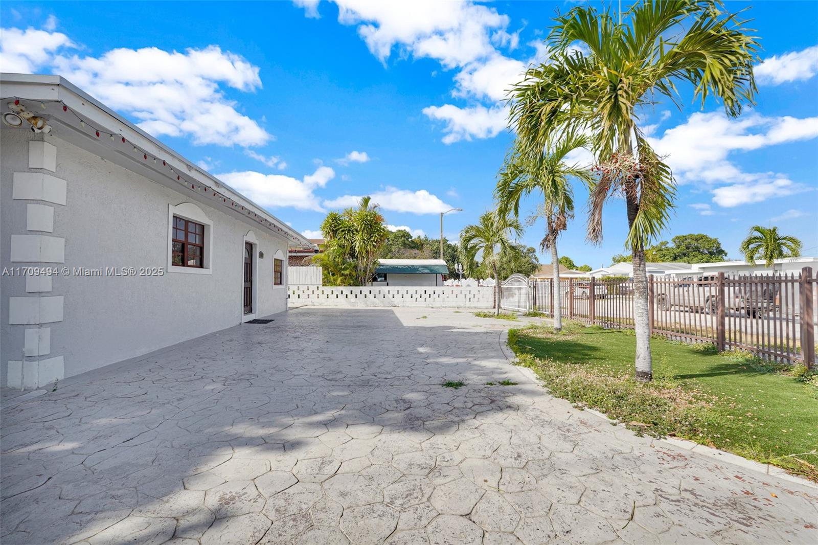 4300 NW 4th St