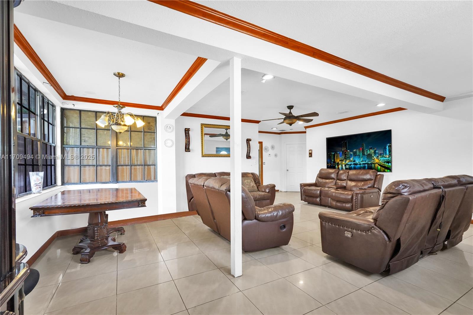 4300 NW 4th St