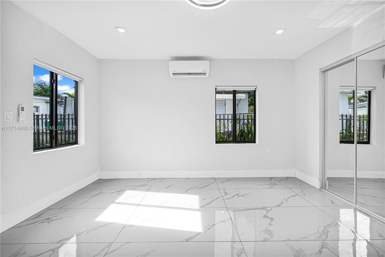 1281 NE 110th St