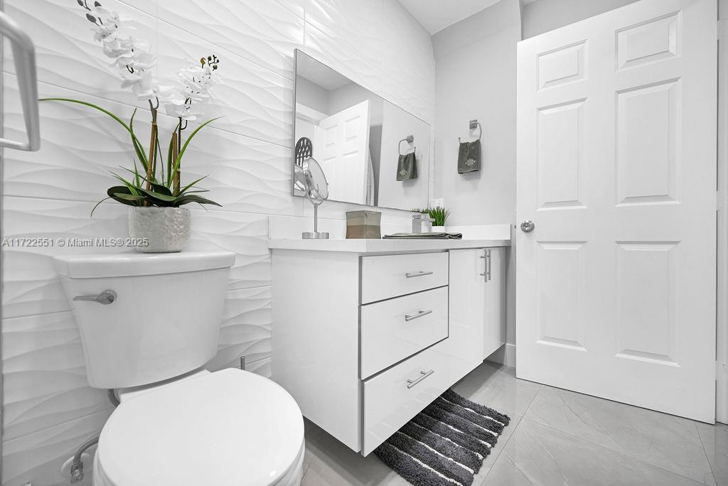 7327 NW 173rd Dr # 103