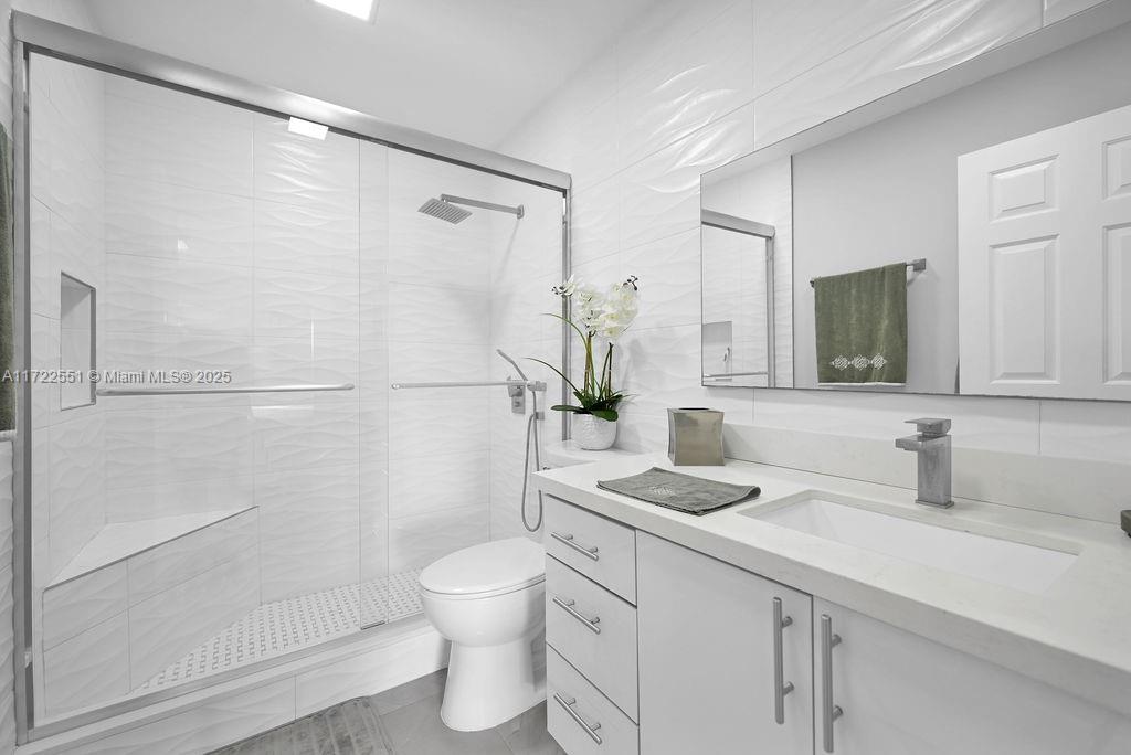 7327 NW 173rd Dr # 103