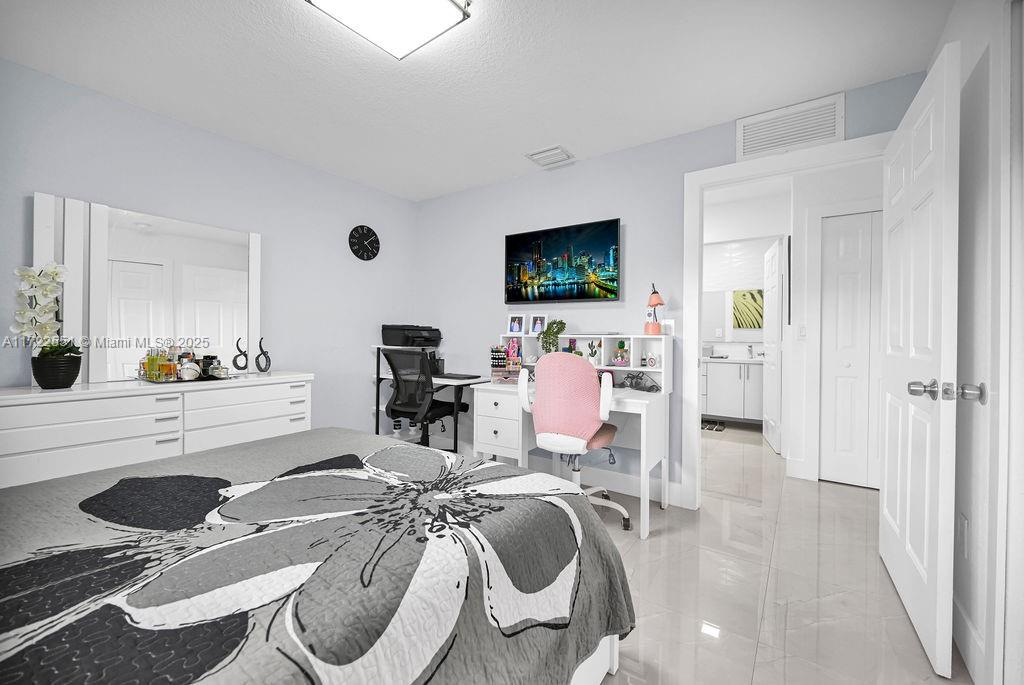 7327 NW 173rd Dr # 103