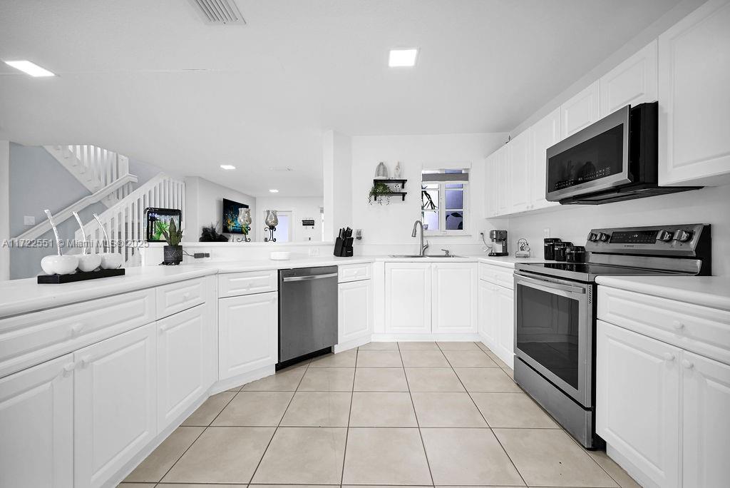 7327 NW 173rd Dr # 103