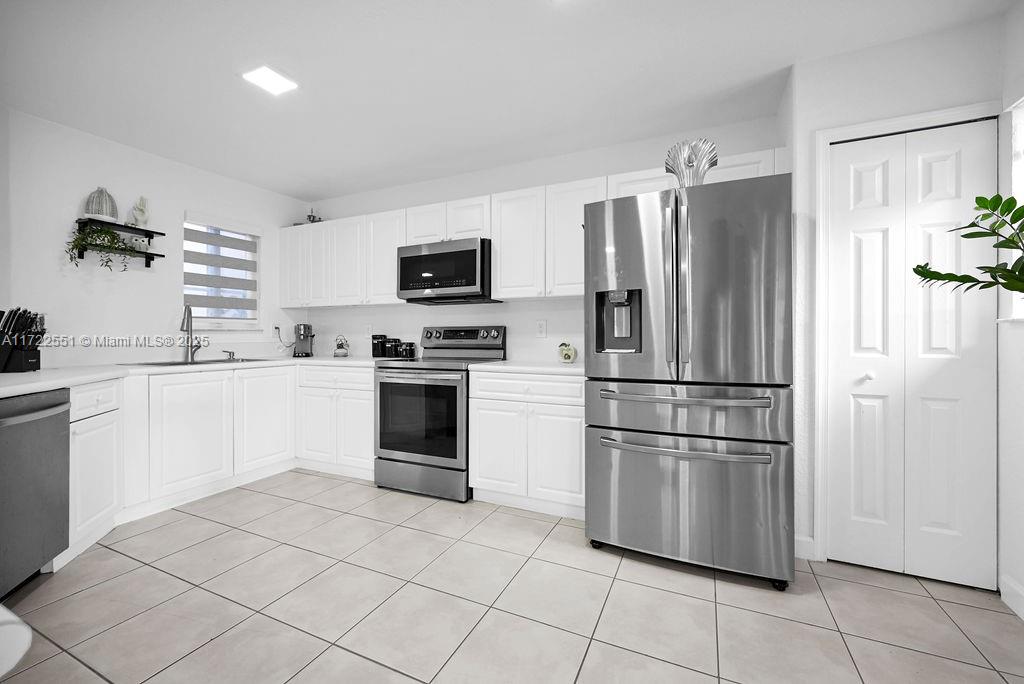 7327 NW 173rd Dr # 103