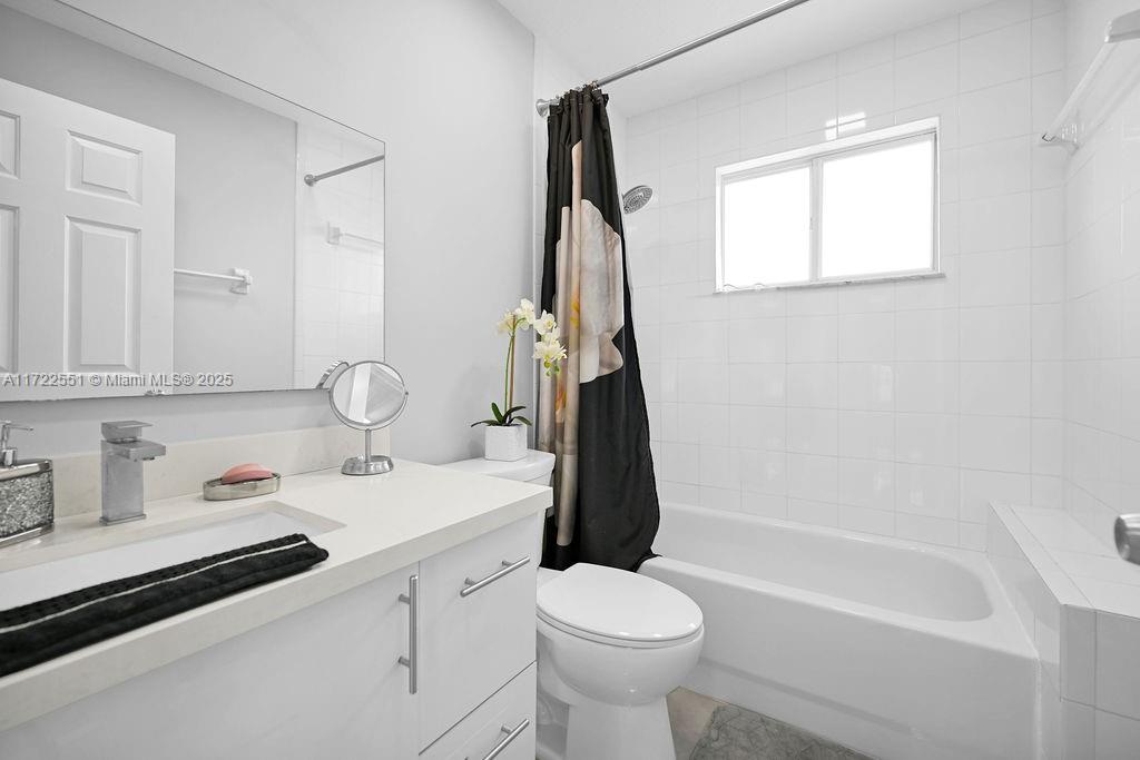 7327 NW 173rd Dr # 103