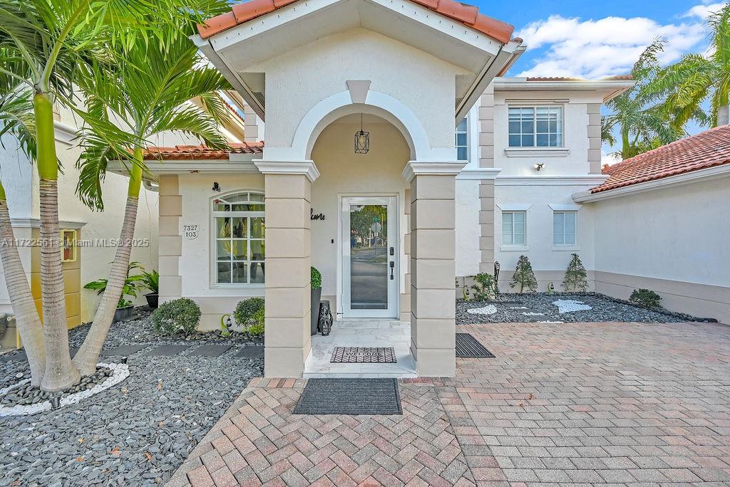 7327 NW 173rd Dr # 103