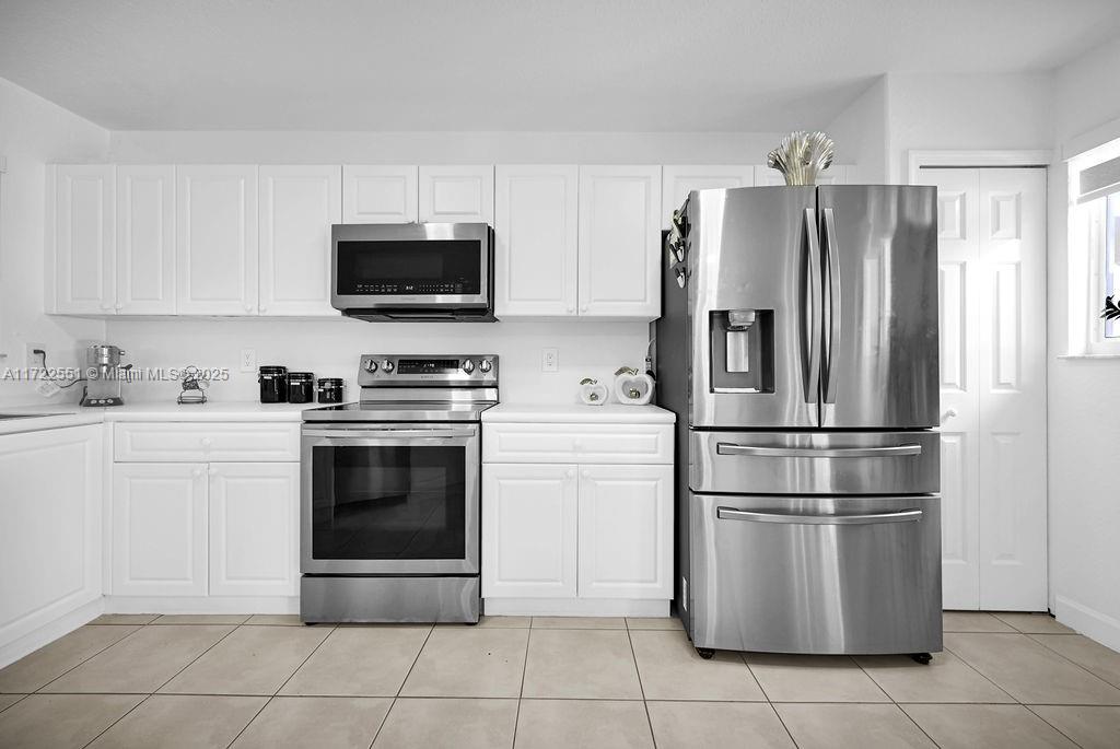 7327 NW 173rd Dr # 103