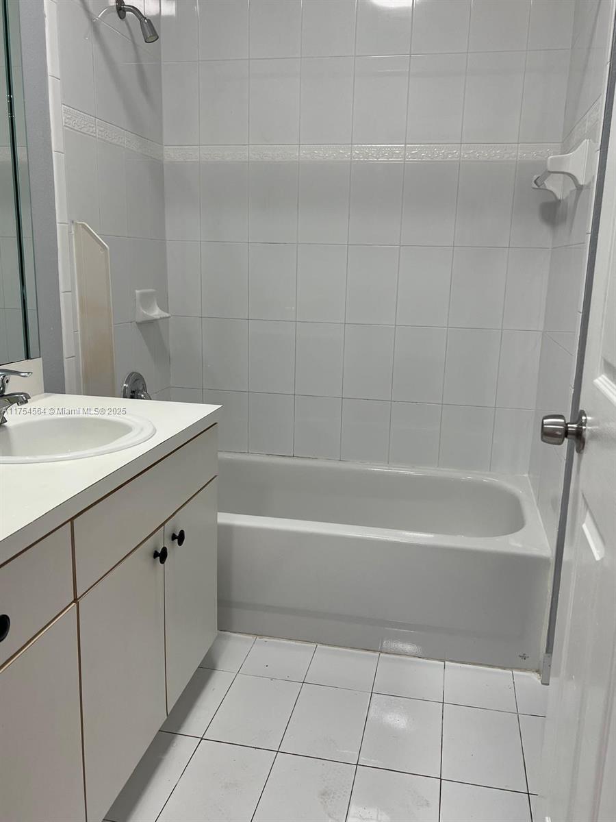 27480 SW 137 CT # 27480