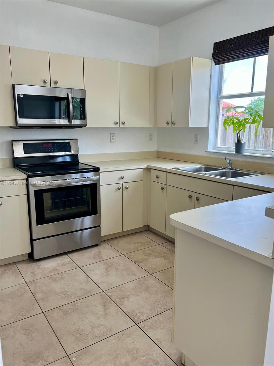 27480 SW 137 CT # 27480