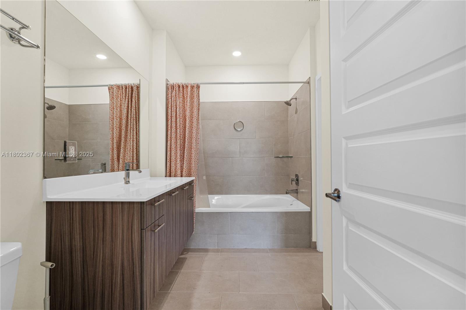 8301 NW 41st St # 303 Unit: B-303
