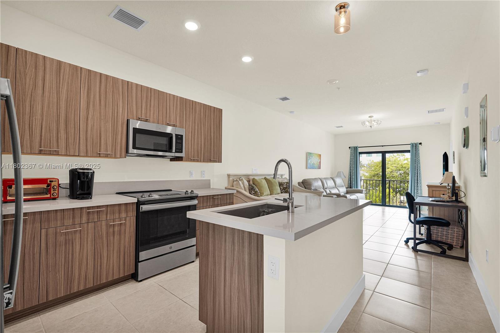 8301 NW 41st St # 303 Unit: B-303