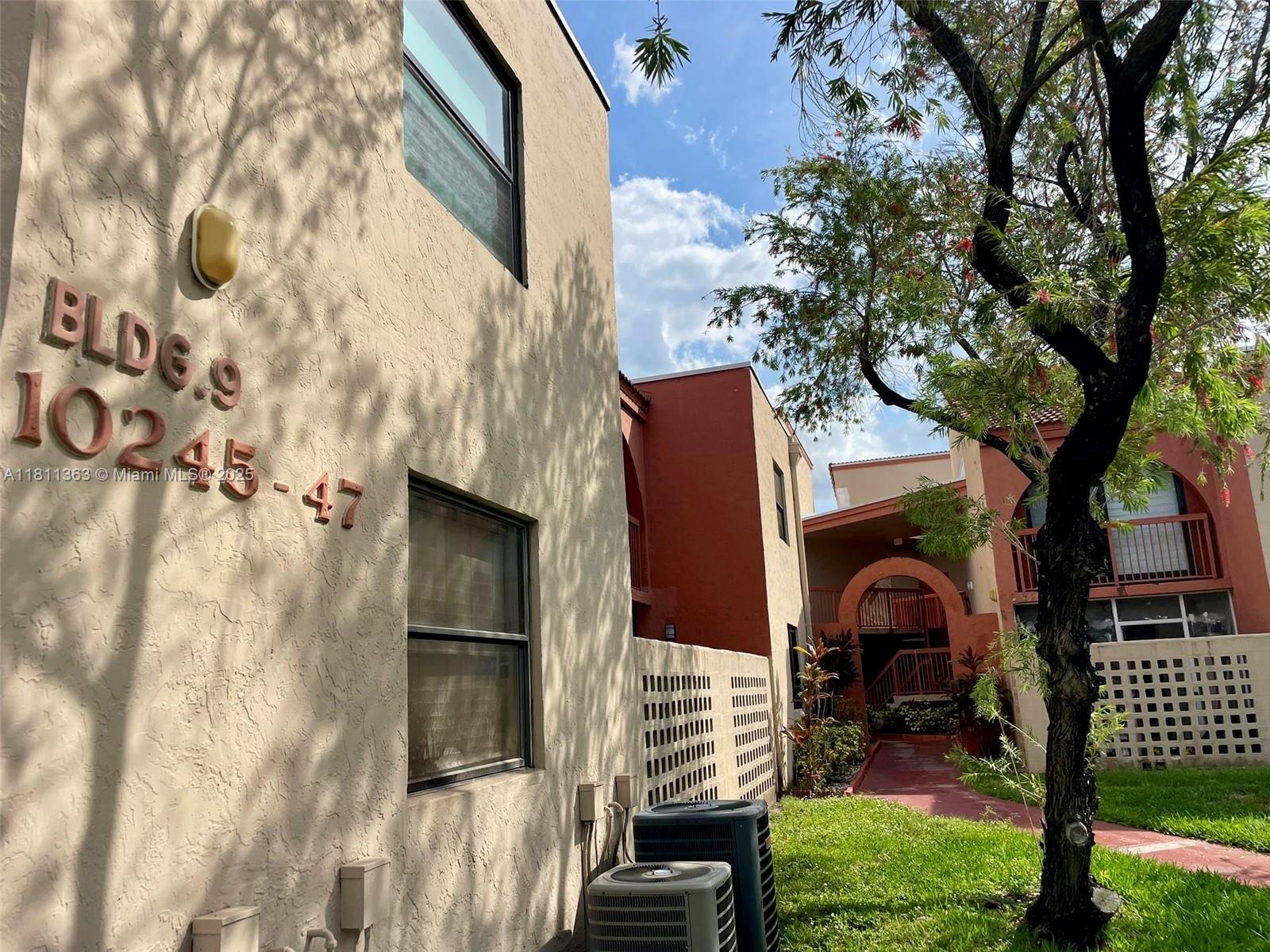 10245 NW 9th St Cir # 9 Unit: 202-9