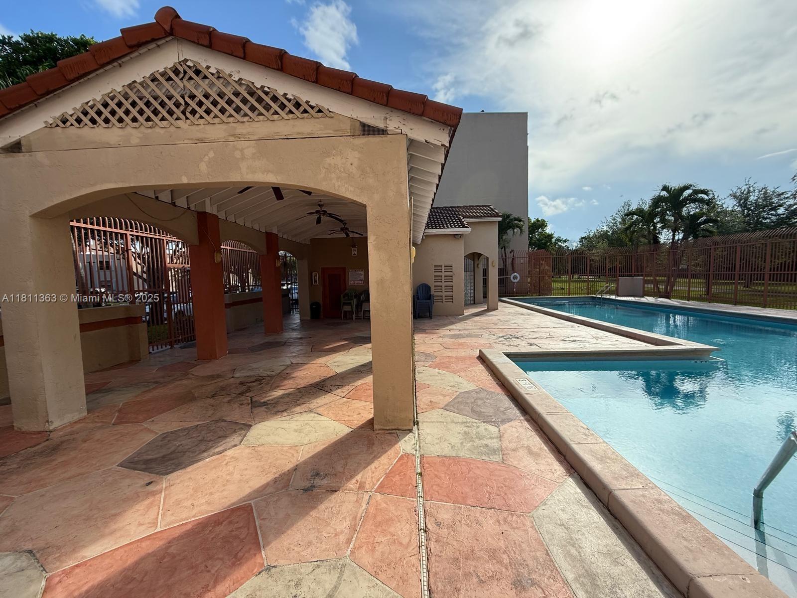 10245 NW 9th St Cir # 9 Unit: 202-9