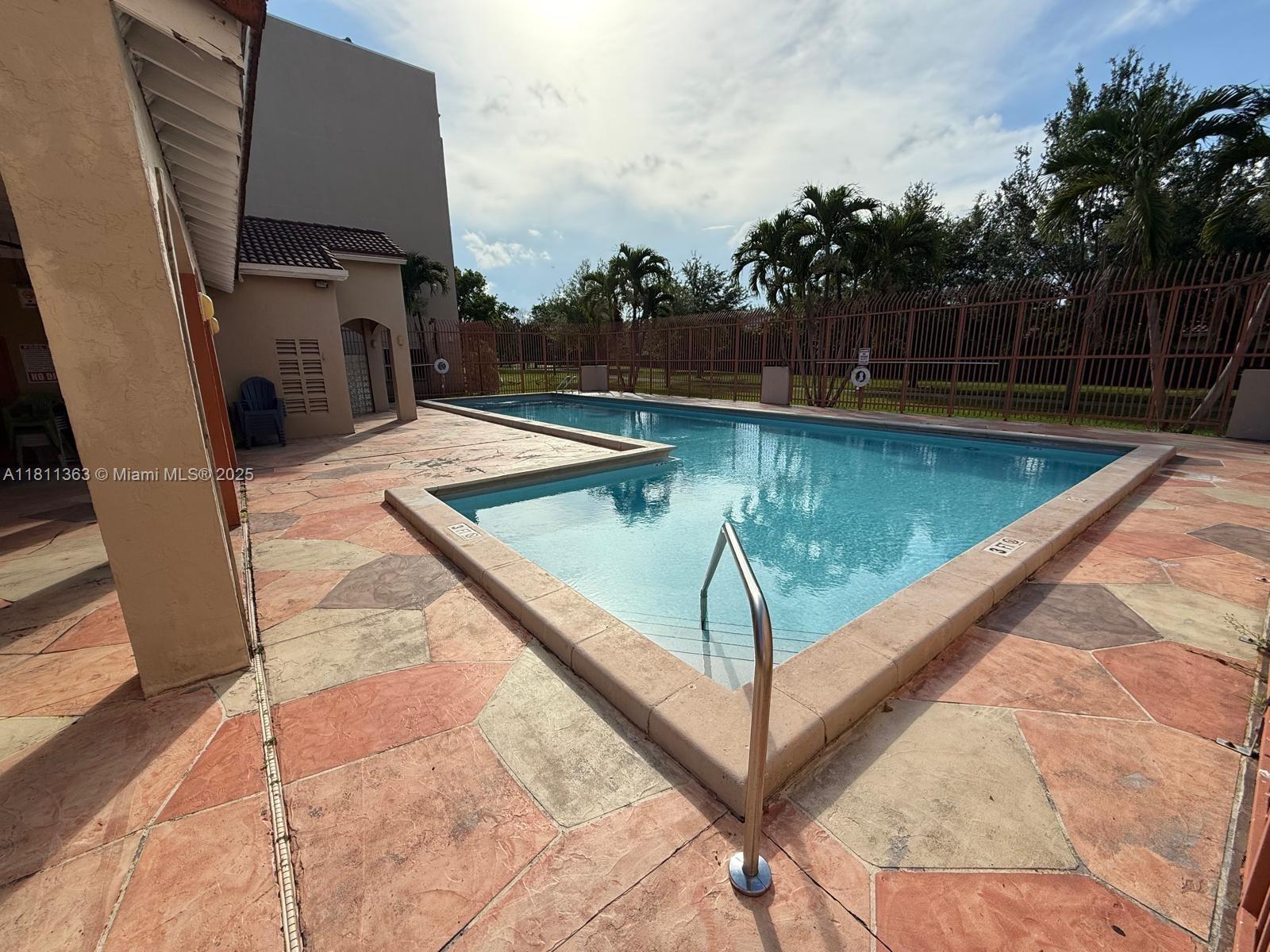 10245 NW 9th St Cir # 9 Unit: 202-9