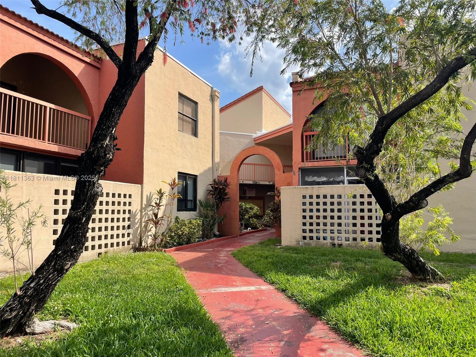 10245 NW 9th St Cir # 9 Unit: 202-9