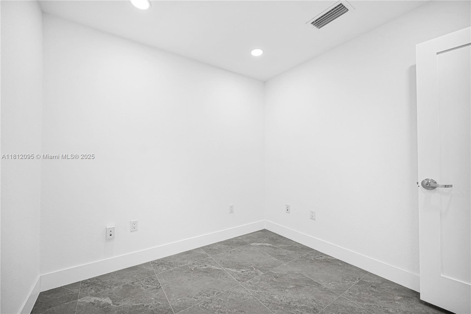 4630 NW 7th St