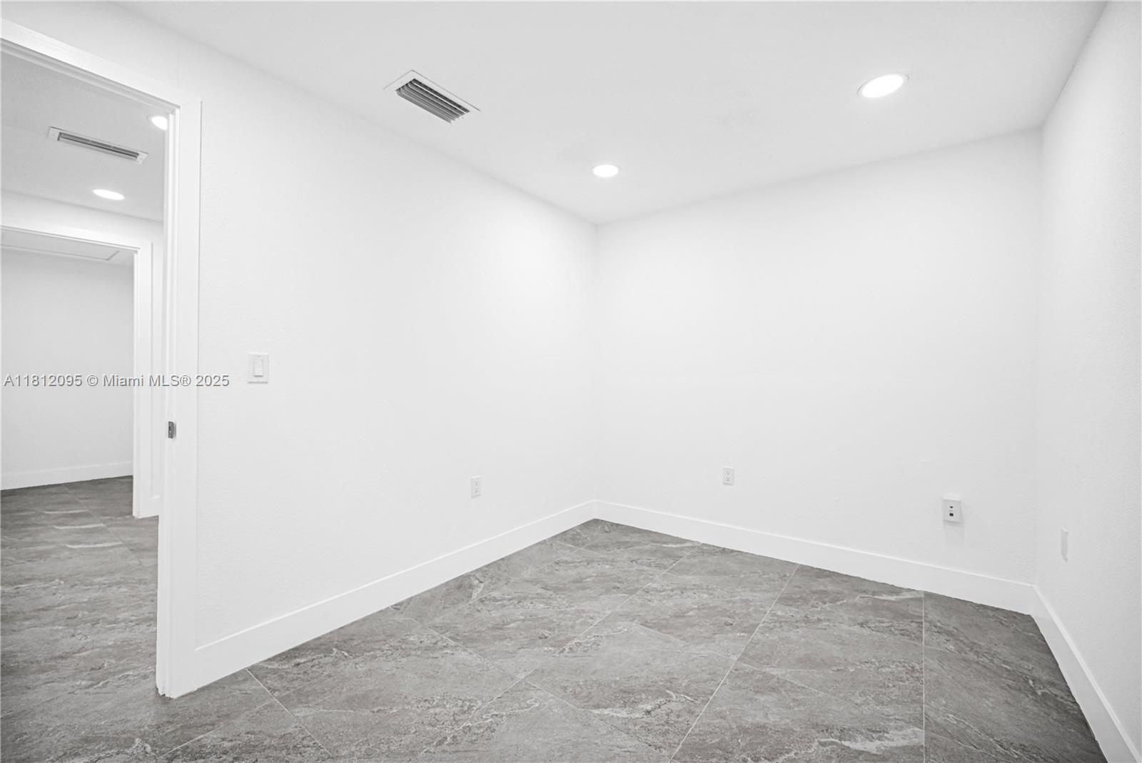 4630 NW 7th St