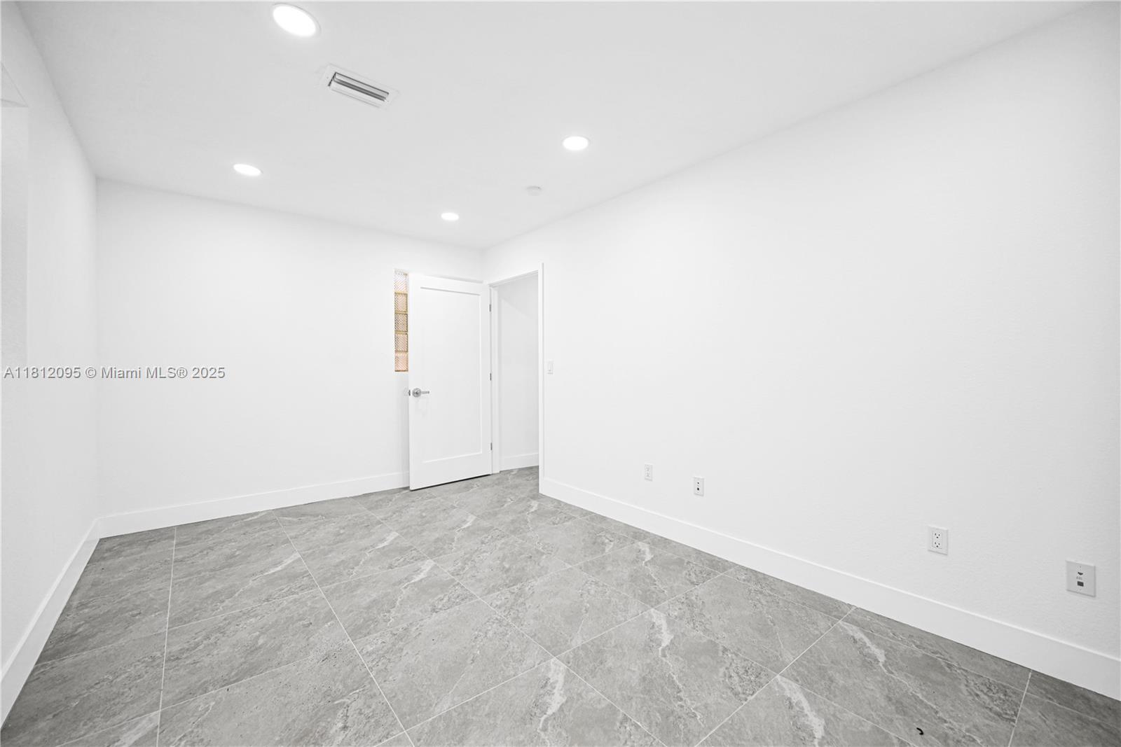 4630 NW 7th St