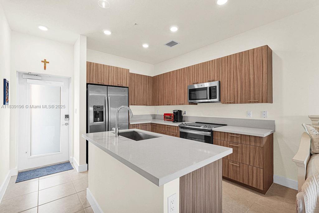 8301 NW 41st St # 303 Unit: B-303