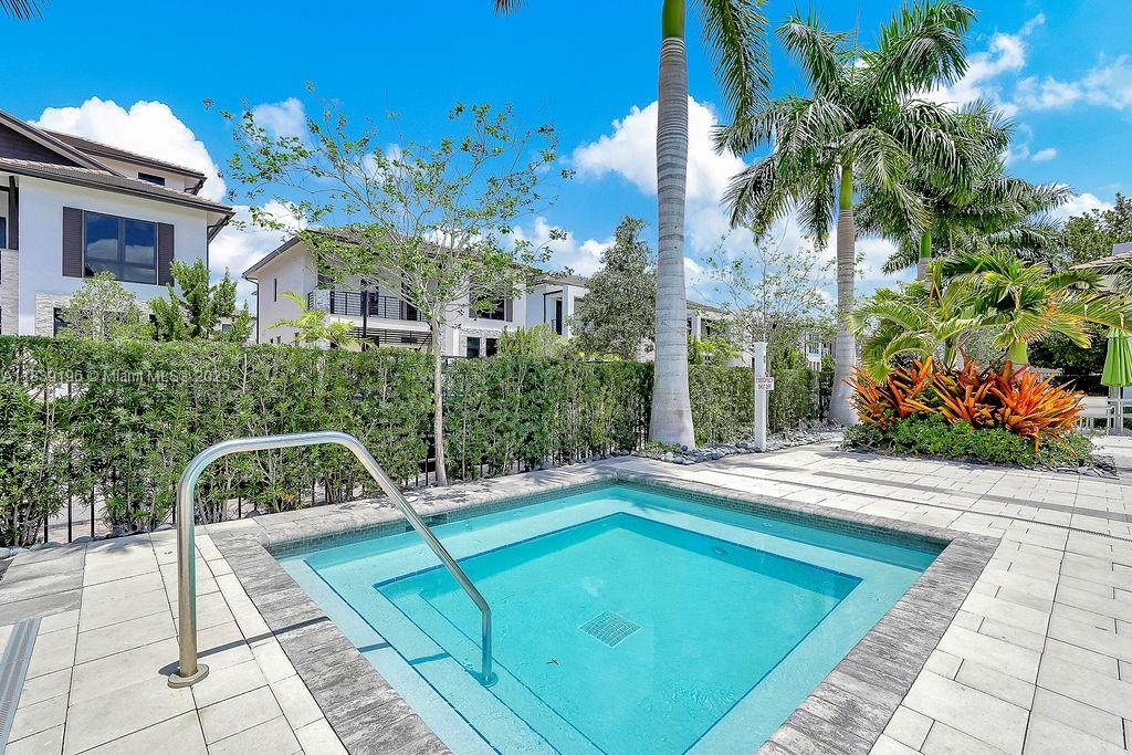8301 NW 41st St # 303 Unit: B-303