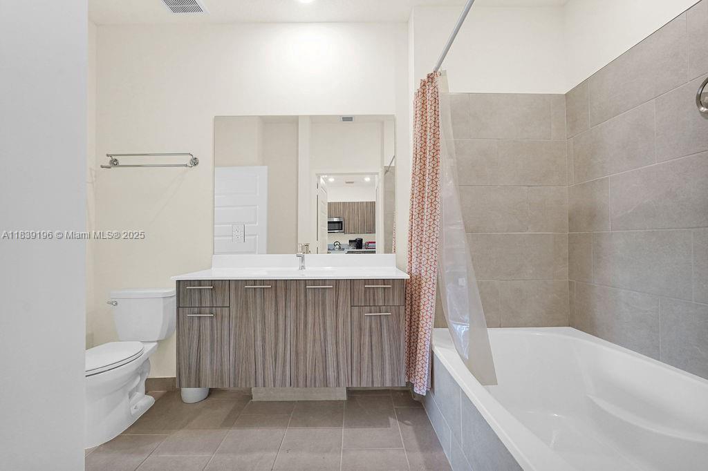 8301 NW 41st St # 303 Unit: B-303