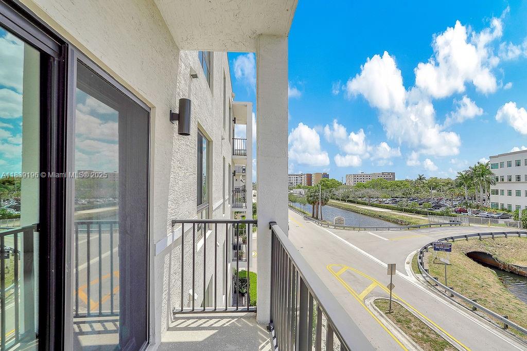 8301 NW 41st St # 303 Unit: B-303