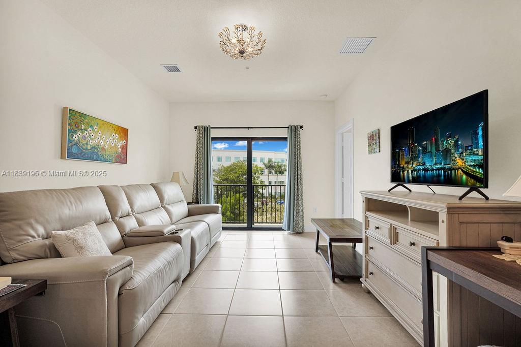 8301 NW 41st St # 303 Unit: B-303