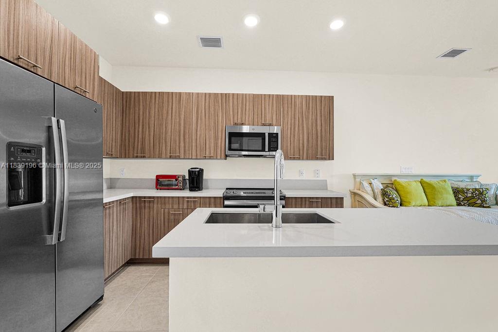 8301 NW 41st St # 303 Unit: B-303