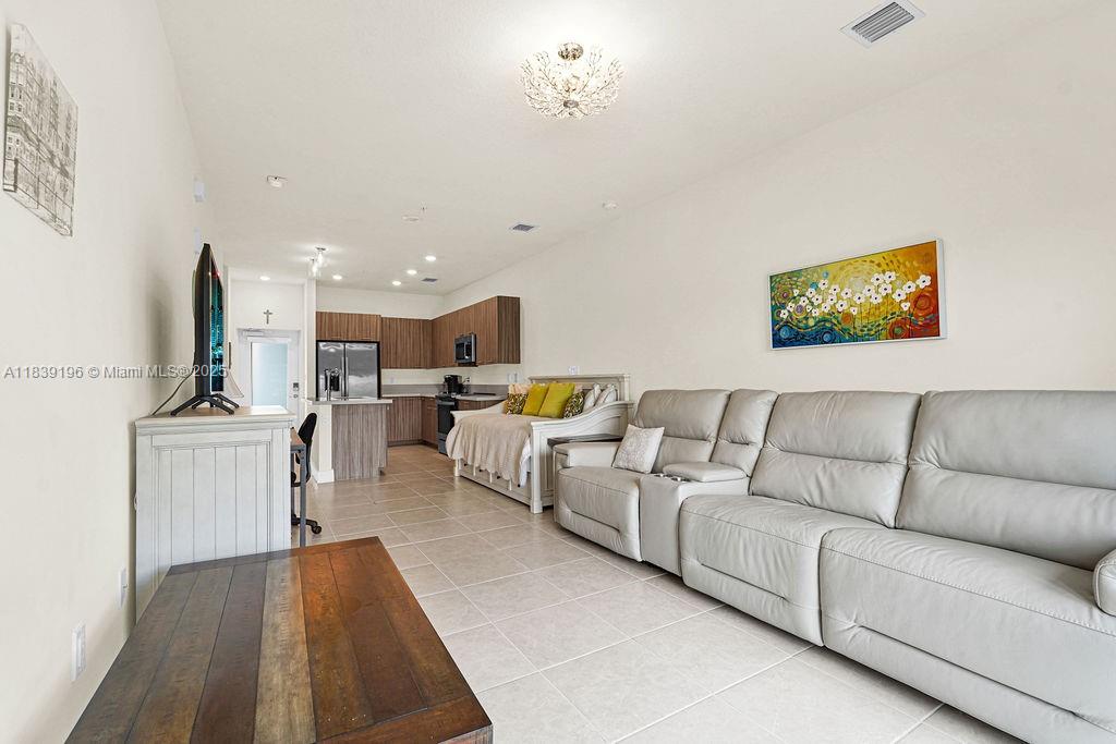 8301 NW 41st St # 303 Unit: B-303