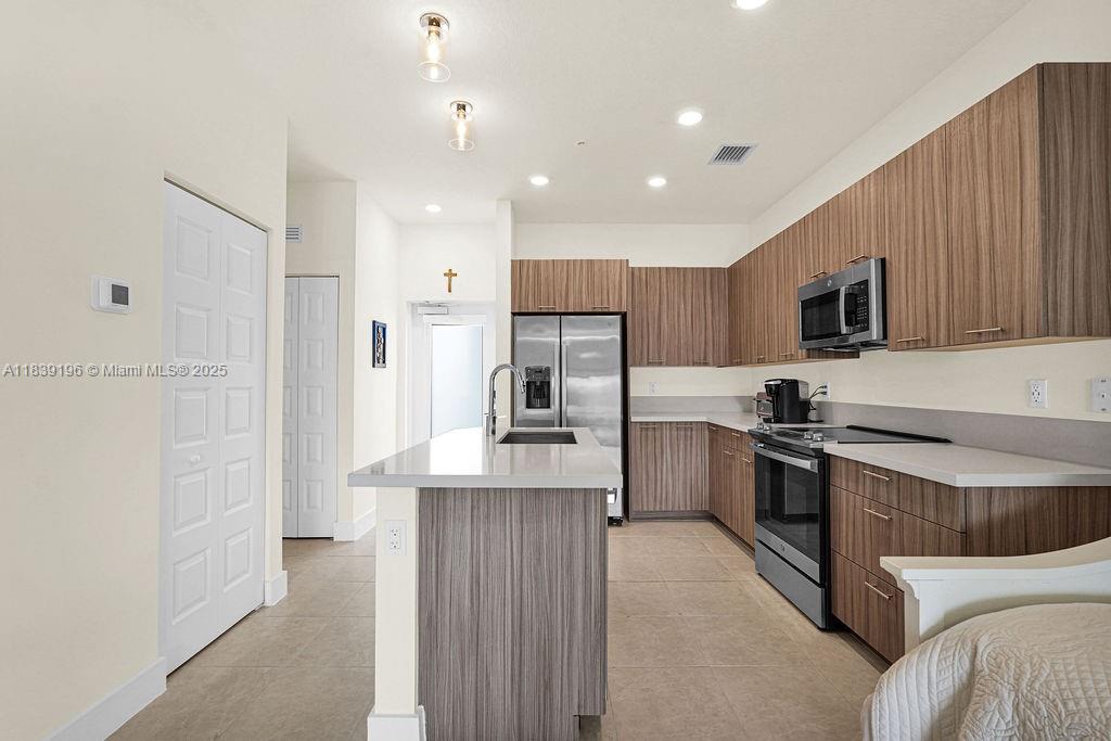 8301 NW 41st St # 303 Unit: B-303