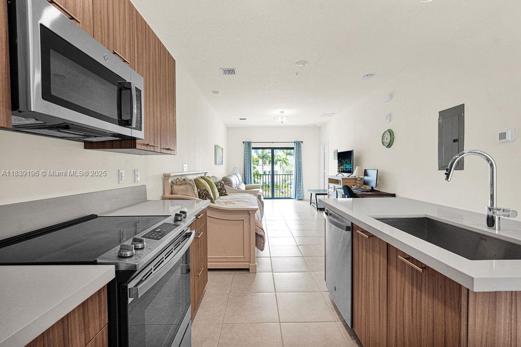 8301 NW 41st St # 303 Unit: B-303