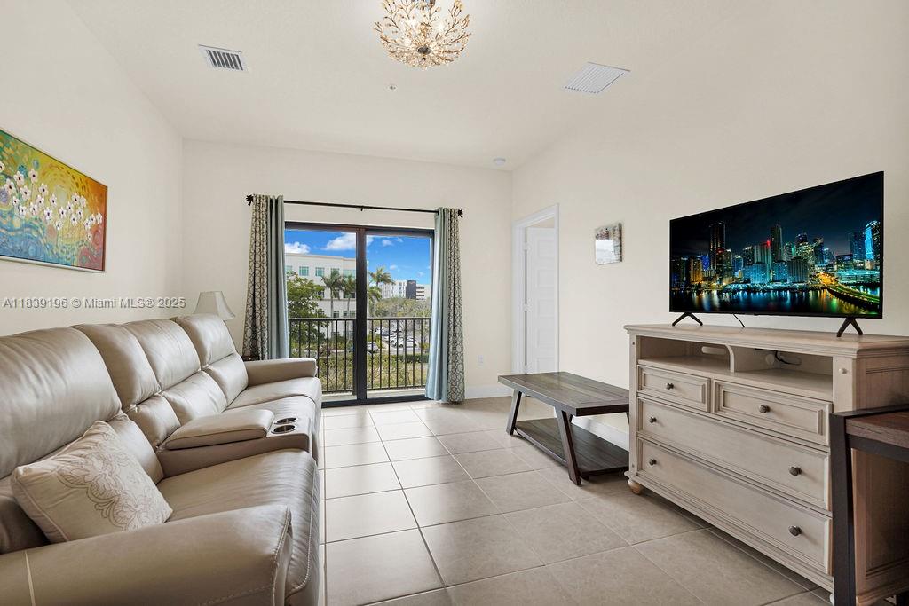 8301 NW 41st St # 303 Unit: B-303