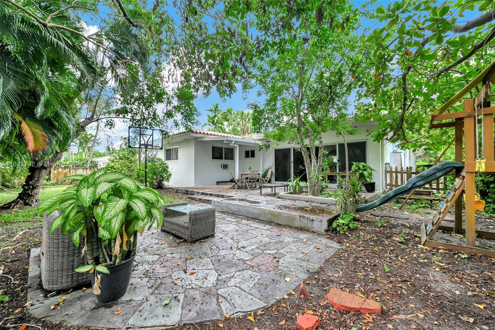10619 NE 10th Pl