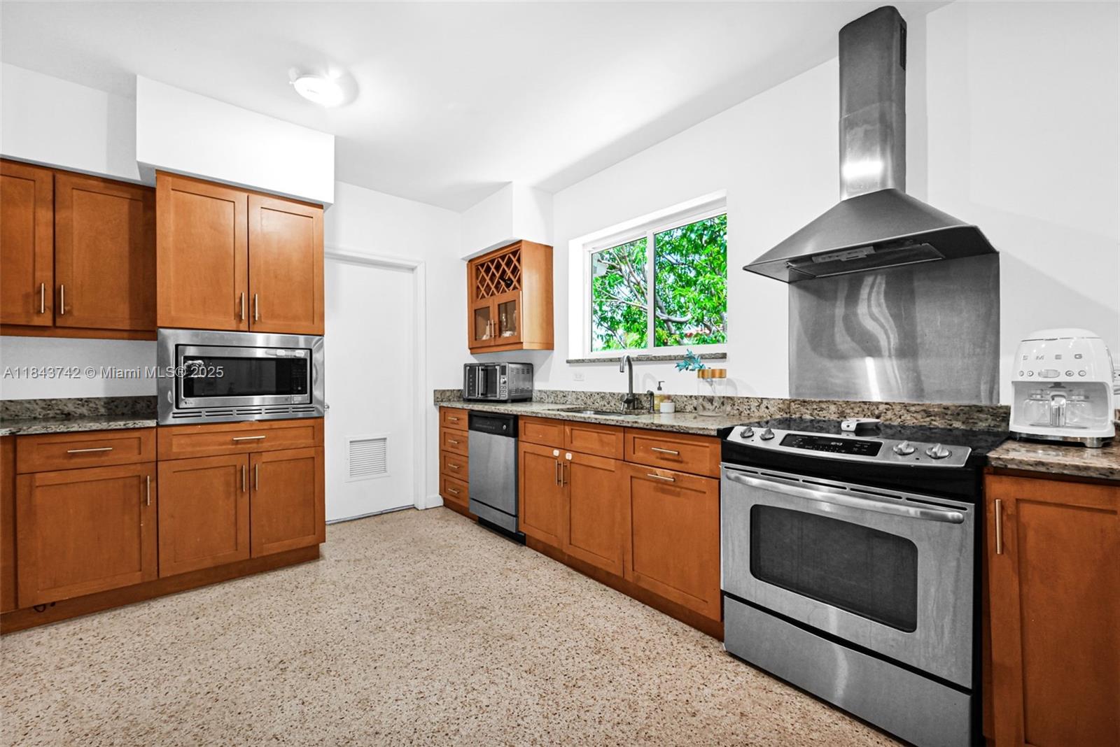 10619 NE 10th Pl