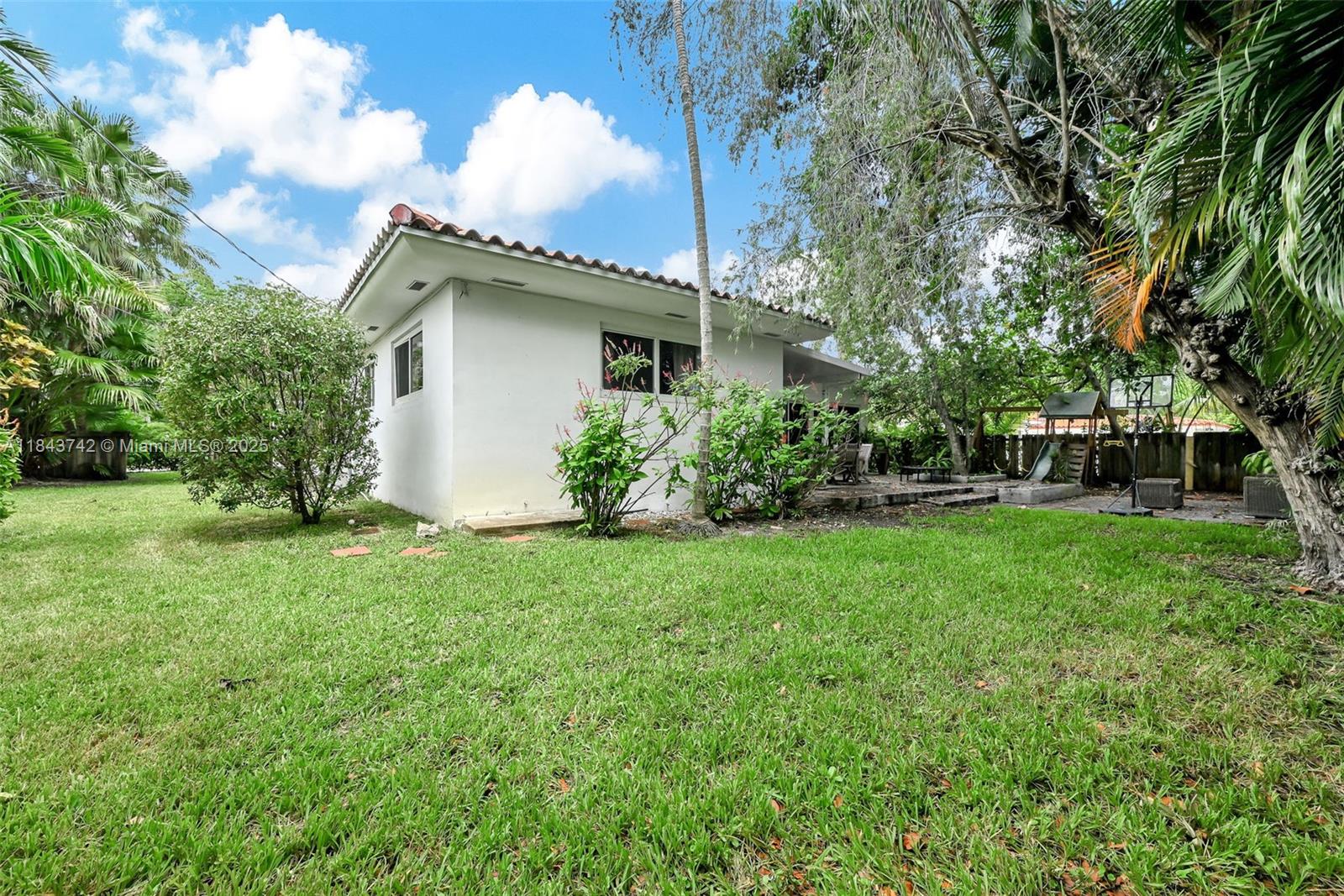 10619 NE 10th Pl