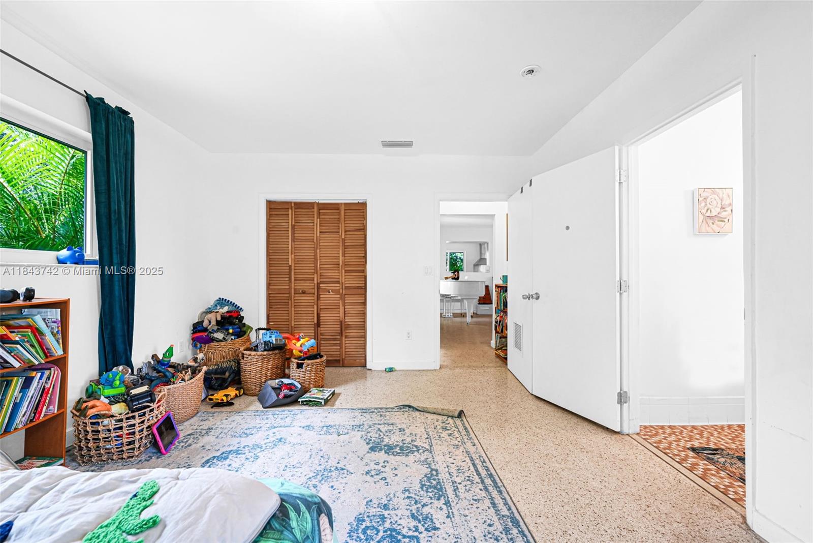 10619 NE 10th Pl