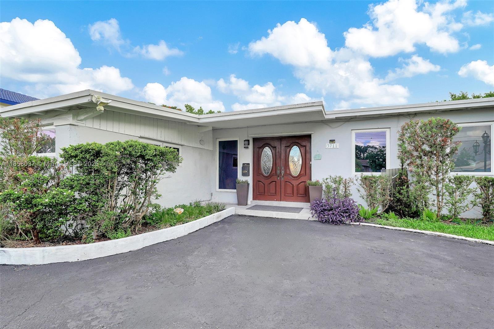3711 SW 87th Ave
