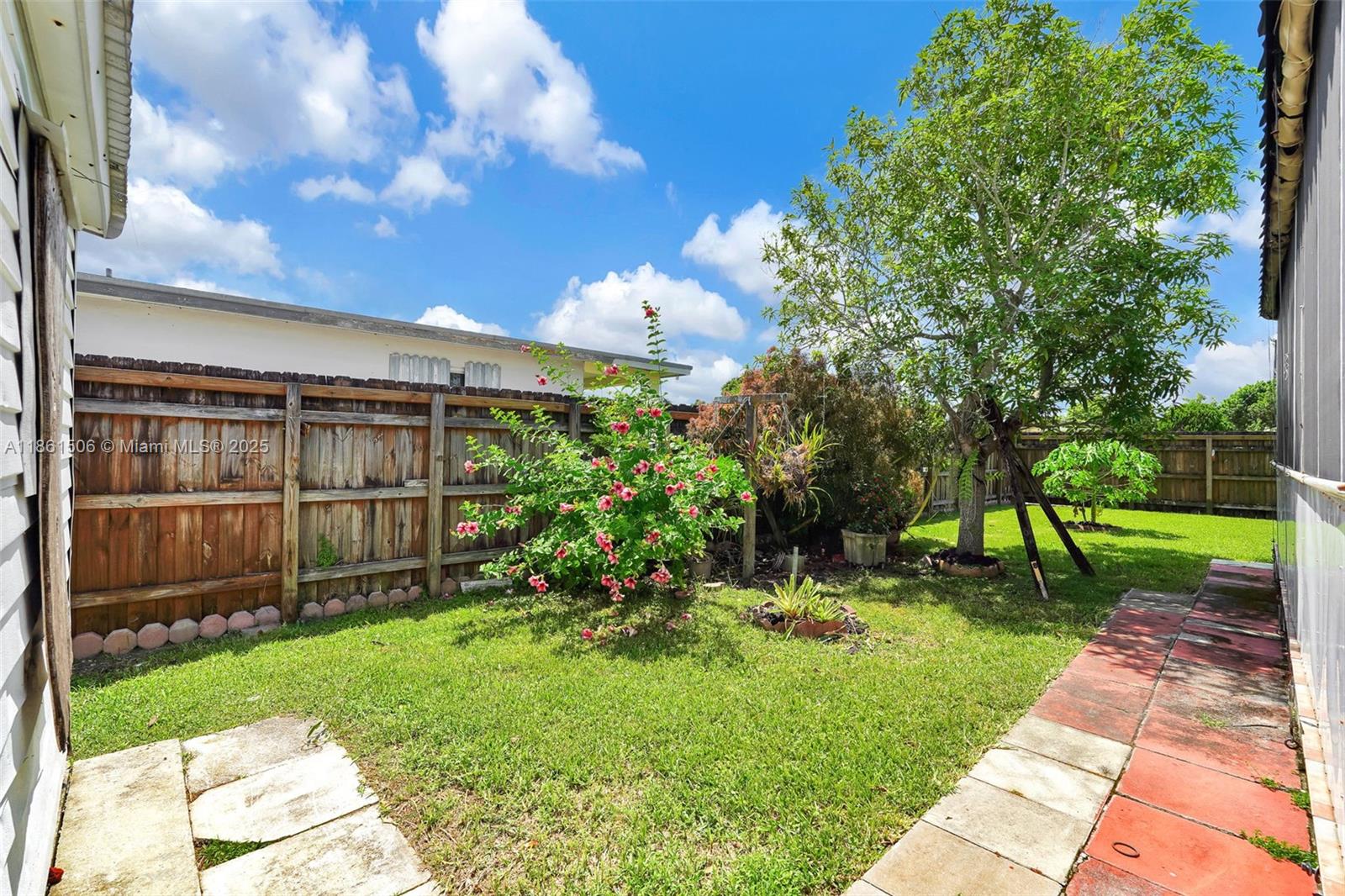 3635 SW 95th Ave