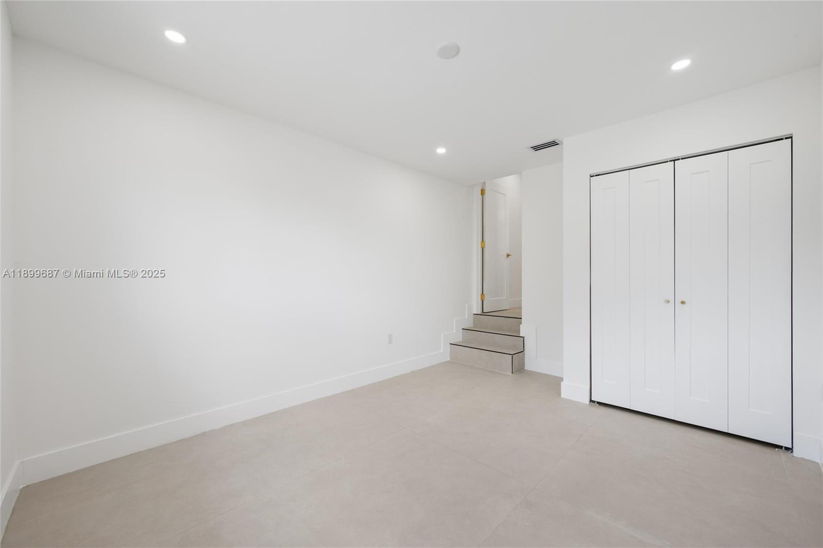 6280 SW 24 St, Miami