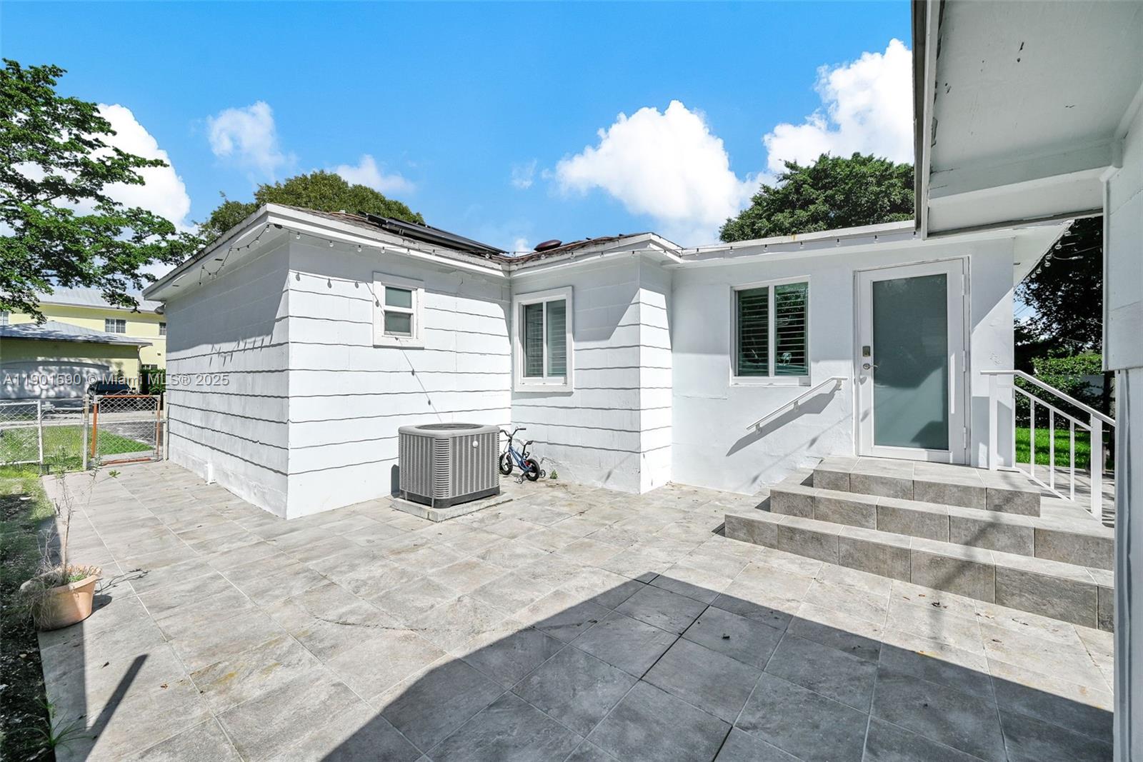 5800 SW 47th St, Miami