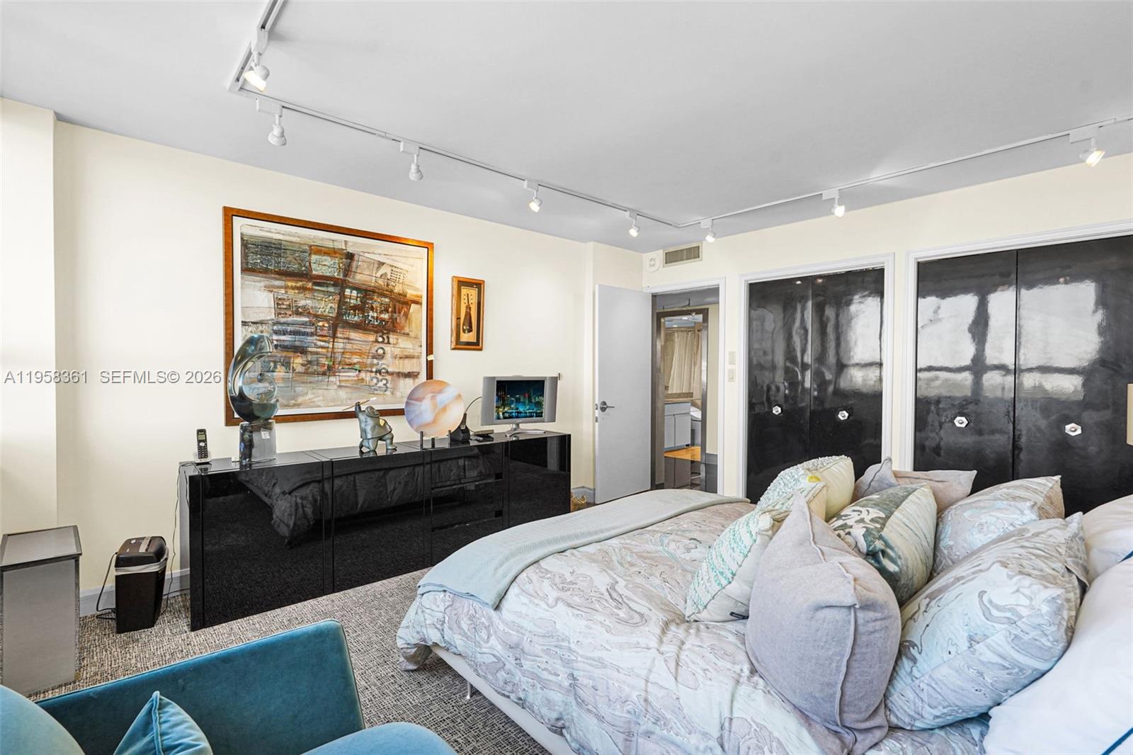 1 Grove Isle Dr # A1110