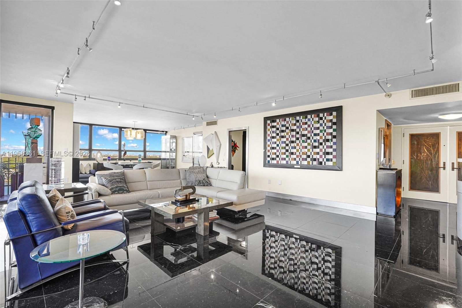 1 Grove Isle Dr # A1110