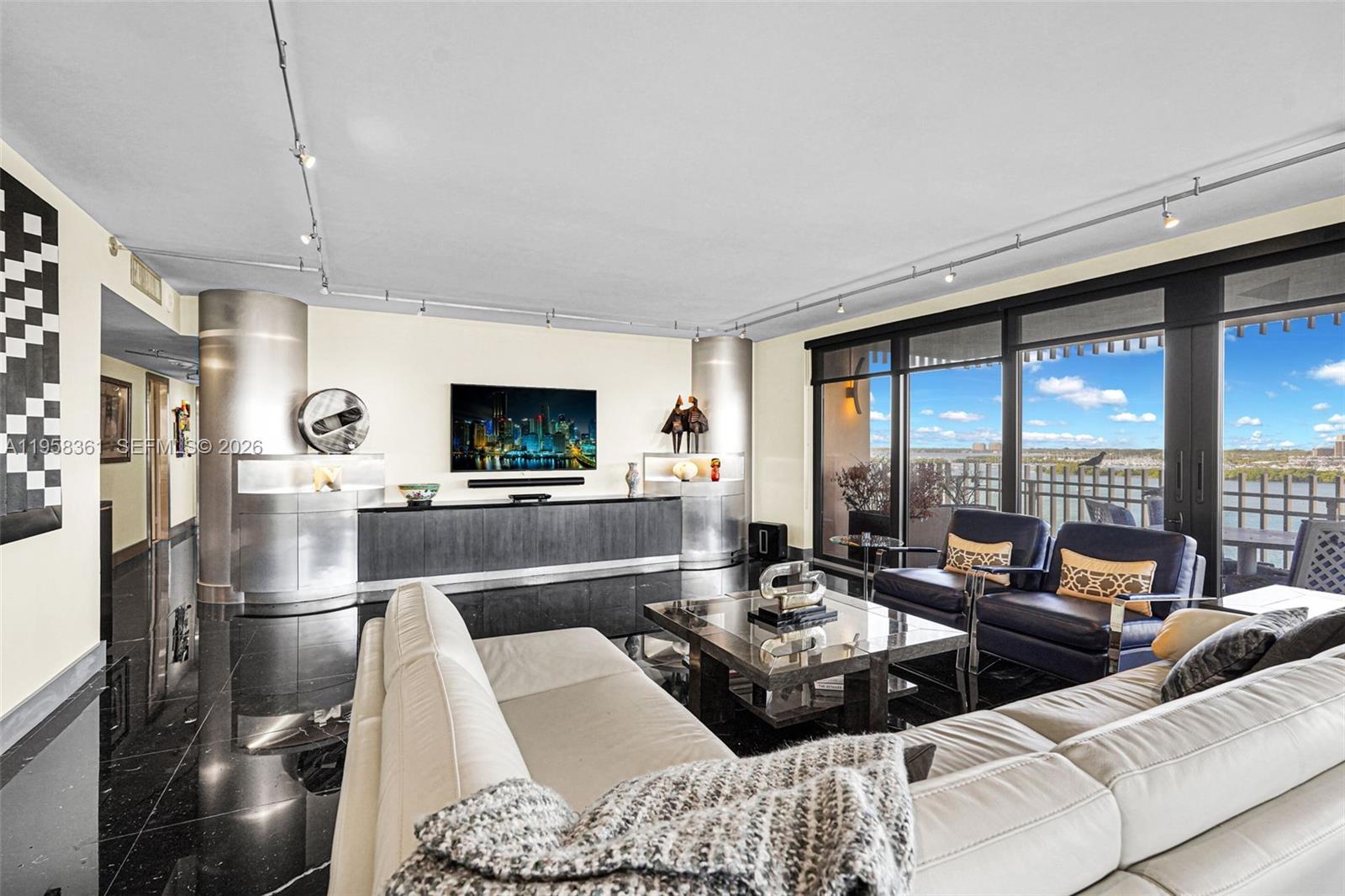 1 Grove Isle Dr # A1110