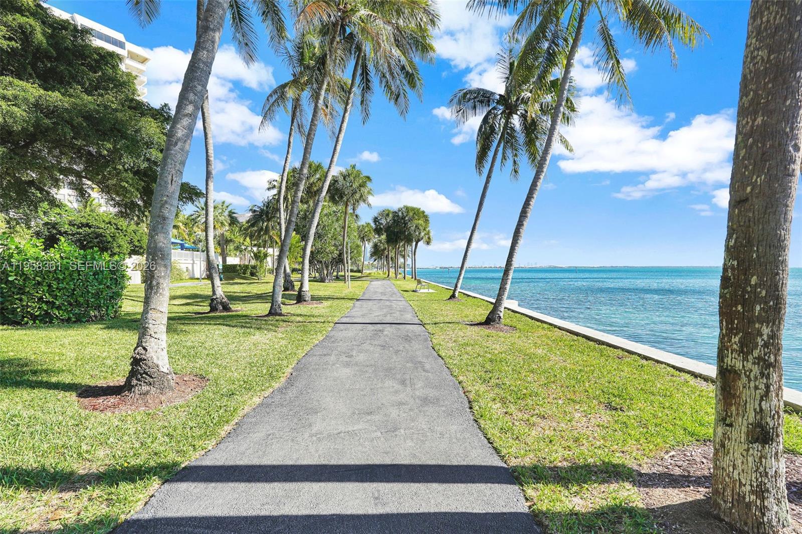 1 Grove Isle Dr # A1110