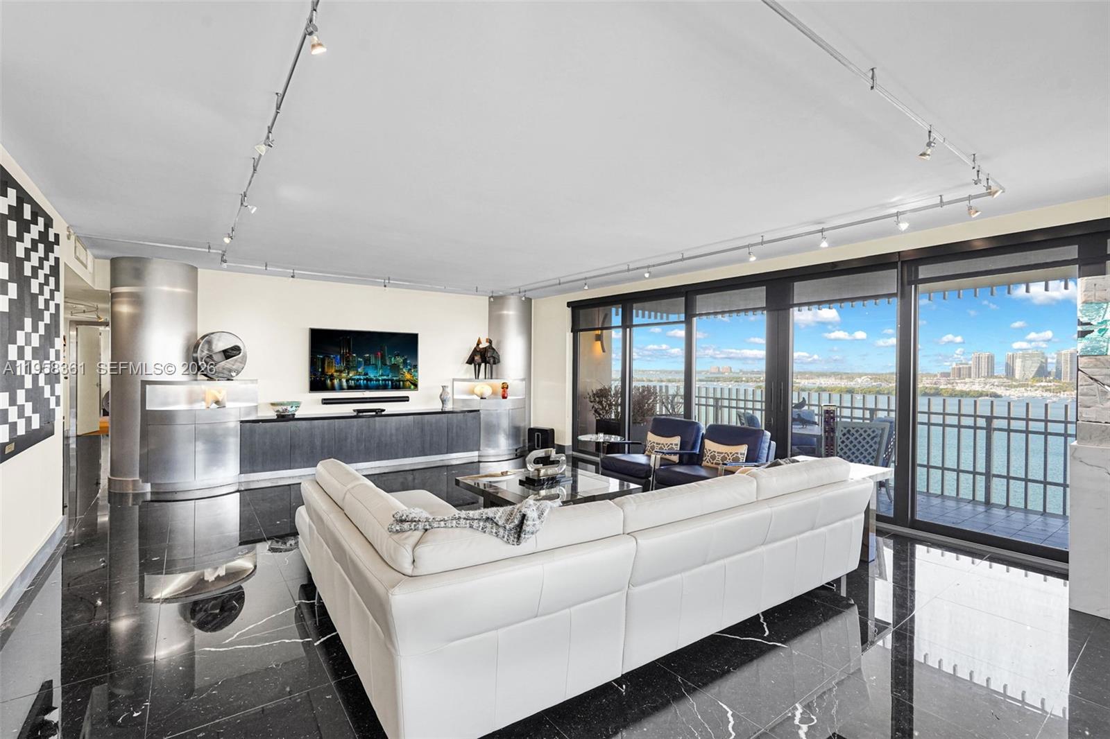 1 Grove Isle Dr # A1110